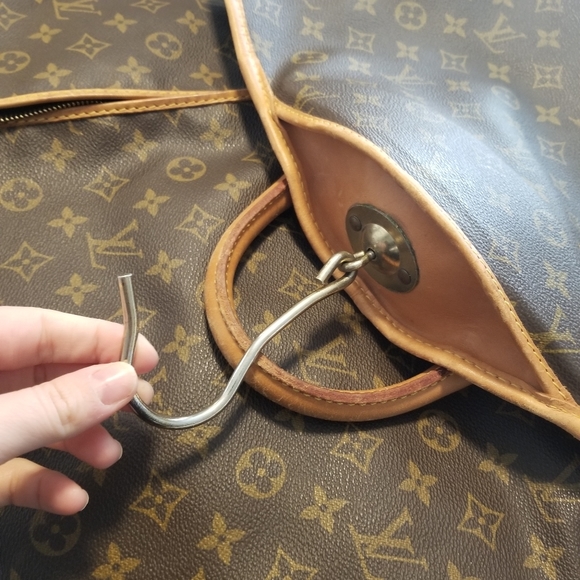 Louis Vuitton Garment Bag - Picture 9 of 15